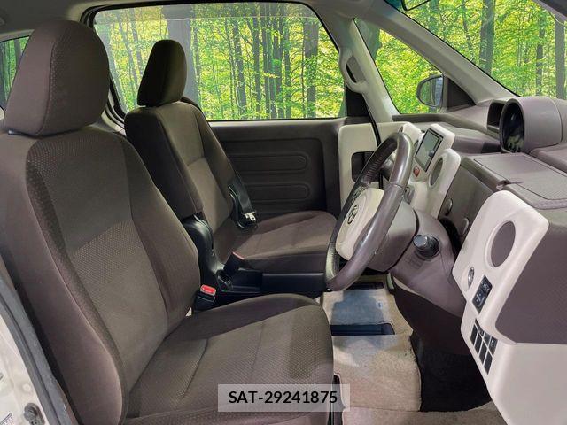 Toyota PORTE 2013-11 7562639-9
