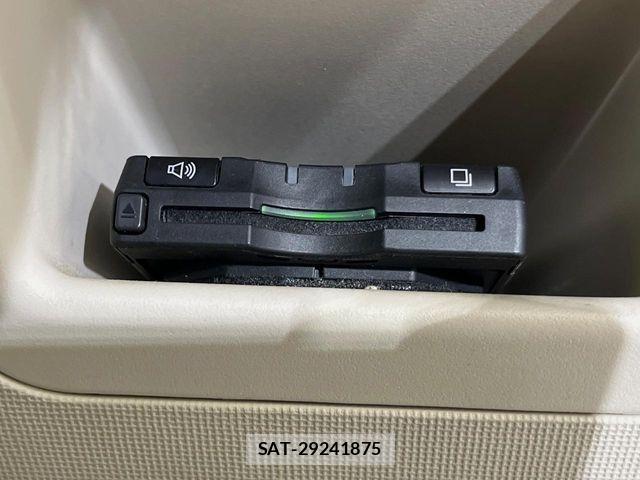 Toyota PORTE 2013-11 7562639-6