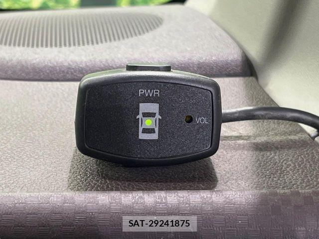 Toyota PORTE 2013-11 7562639-7
