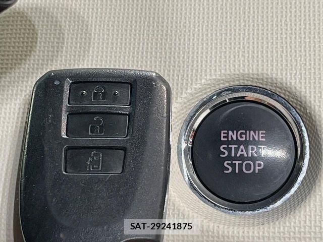 Toyota PORTE 2013-11 7562639-8
