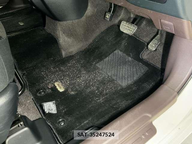 Toyota PORTE 2019-09 7562638-17