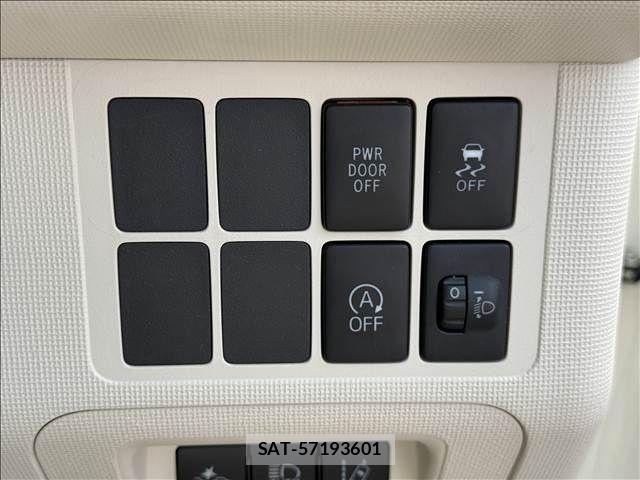 Toyota PORTE 2017-06 7619187-10