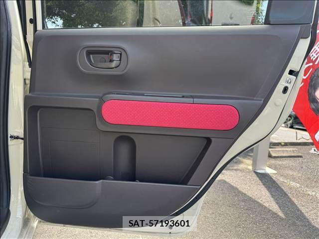 Toyota PORTE 2017-06 7619187-13