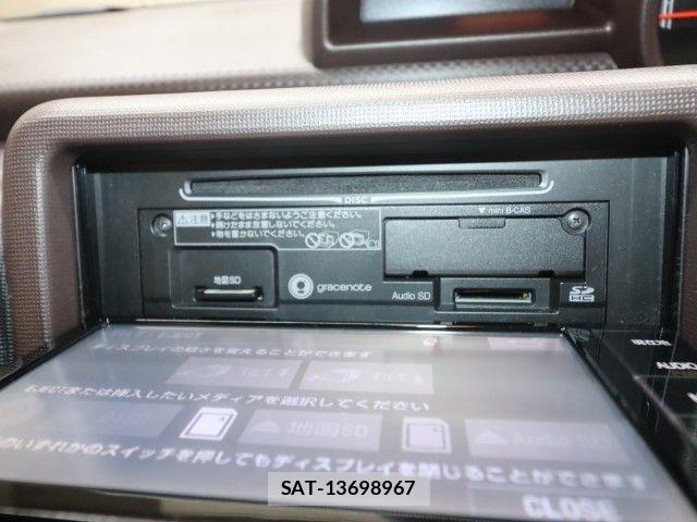 Toyota PORTE 2014-09 7619188-16