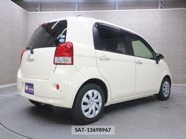 Toyota PORTE 2014-09 7619188-1