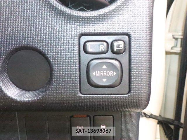 Toyota PORTE 2014-09 7619188-19
