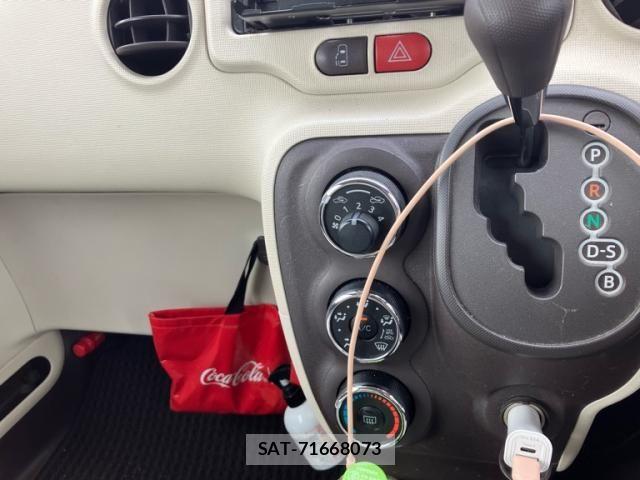Toyota PORTE 2012-10 7619192-20