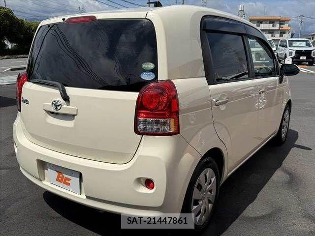 Toyota PORTE 2015-12 7727232-14
