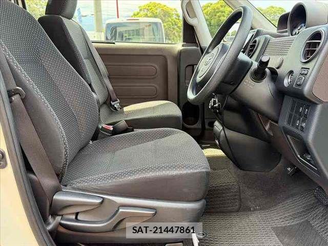 Toyota PORTE 2015-12 7727232-15