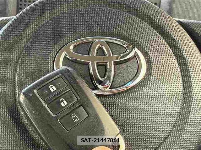 Toyota PORTE 2015-12 7727232-21