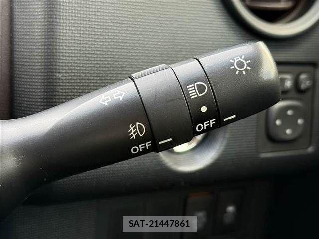 Toyota PORTE 2015-12 7727232-23