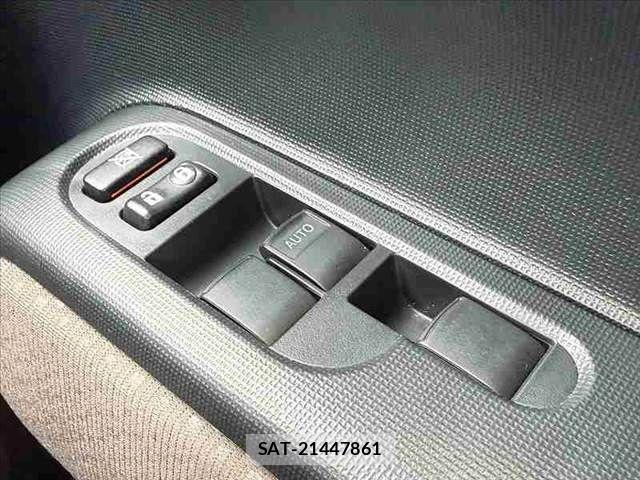 Toyota PORTE 2015-12 7727232-26
