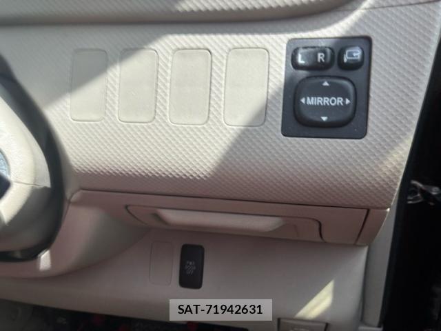 Toyota PORTE 2012-01 7727236-18