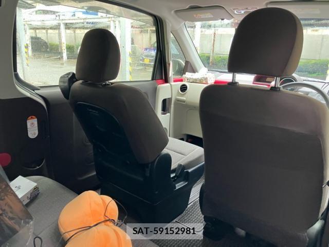 Toyota PORTE 2017-11 7727228-9