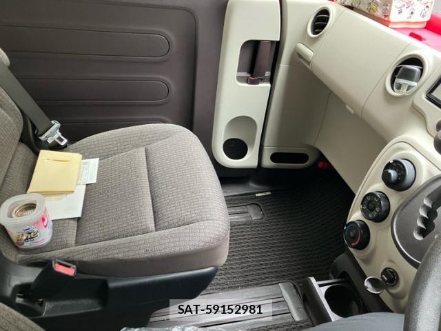 Toyota PORTE 2017-11 7727228-16