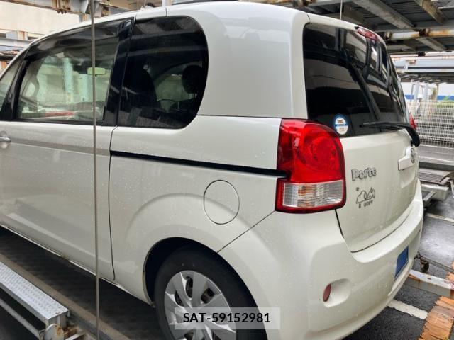 Toyota PORTE 2017-11 7727228-4