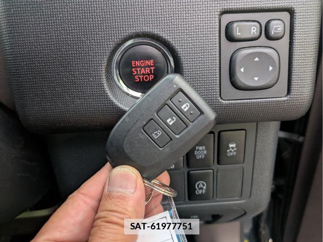 Toyota PORTE 2016-09 7727229-11