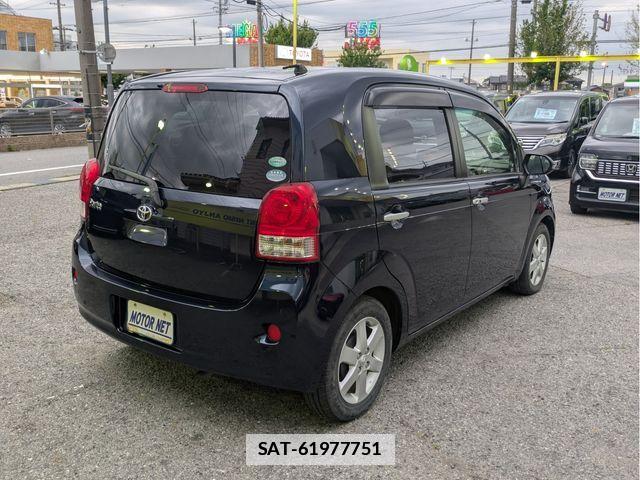 Toyota PORTE 2016-09 7727229-1