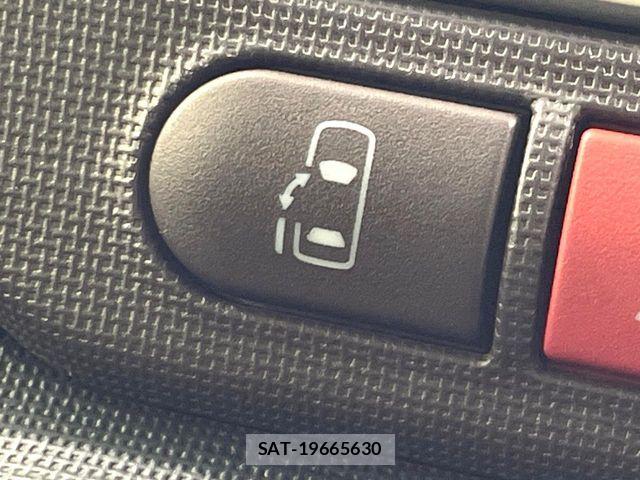 Toyota PORTE 2013-02 7788225-4
