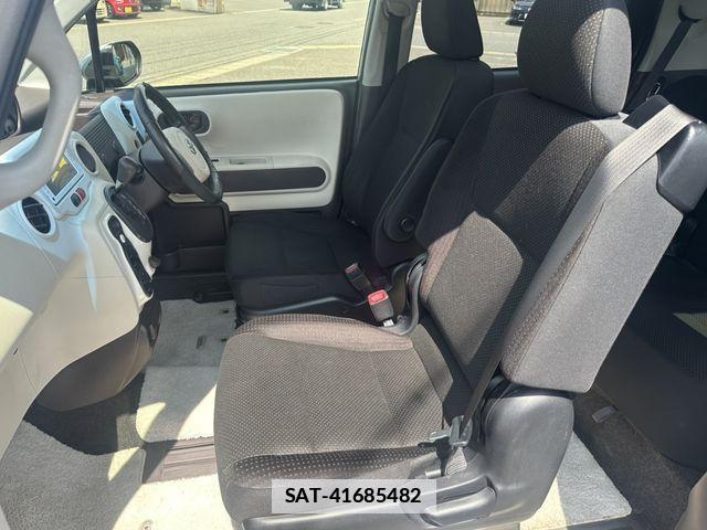 Toyota PORTE 2015-07 7878793-3