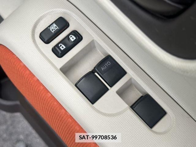 Toyota PORTE 2013-06 7878791-27