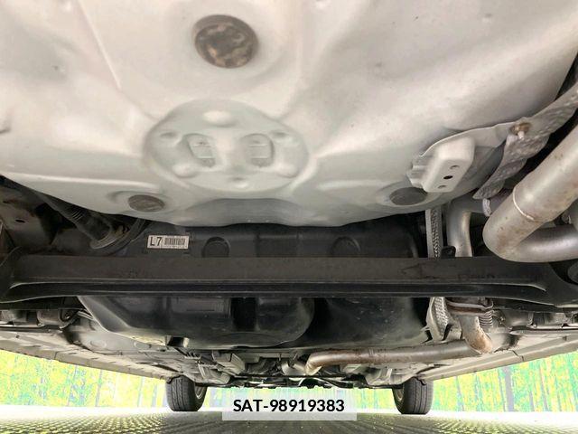 Toyota PORTE 2014-12 7963283-18