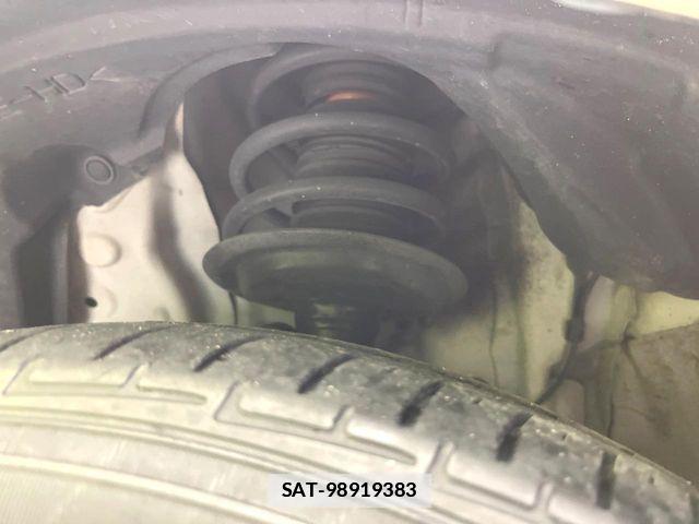 Toyota PORTE 2014-12 7963283-19