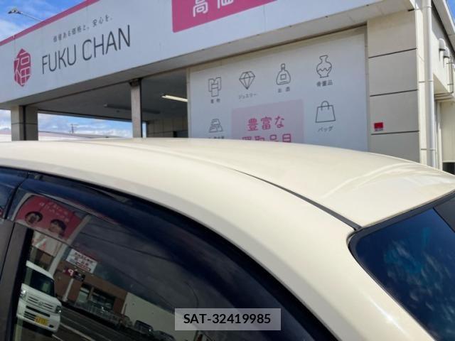 Toyota PORTE 2013-08 7980597-11
