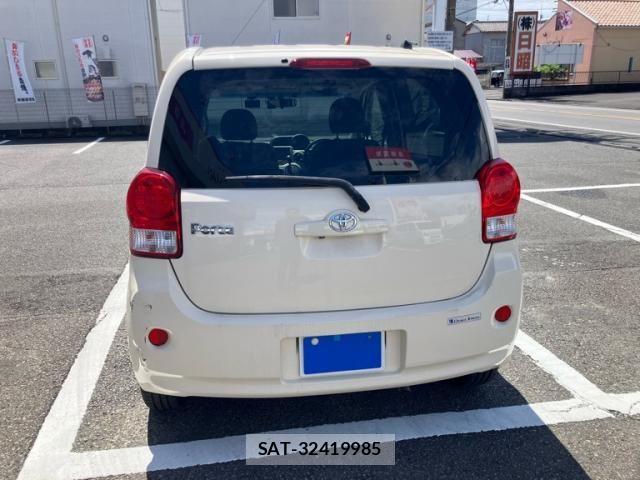 Toyota PORTE 2013-08 7980597-1