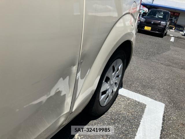 Toyota PORTE 2013-08 7980597-22