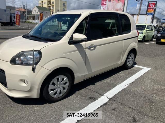 Toyota PORTE 2013-08 7980597-3