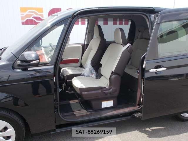 Toyota PORTE 2019-05 8037618-11