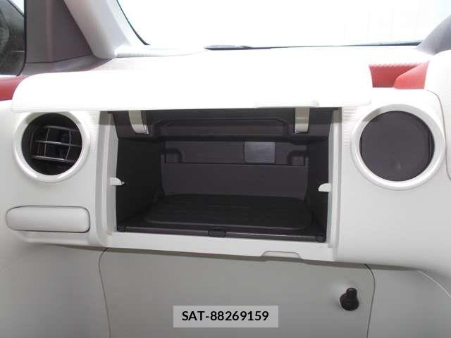 Toyota PORTE 2019-05 8037618-5