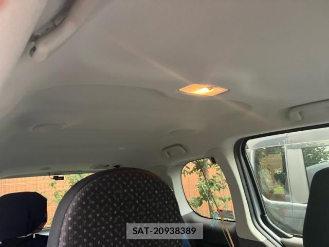 Toyota PORTE 2015-11 8037624-14