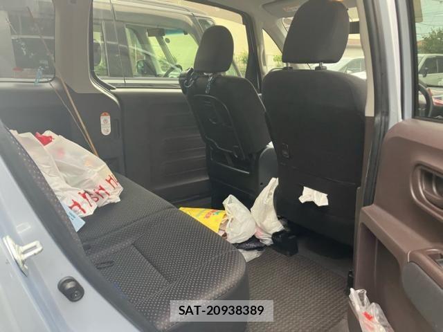 Toyota PORTE 2015-11 8037624-15