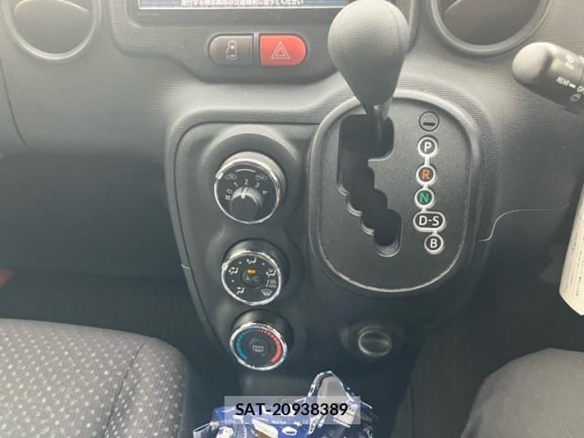 Toyota PORTE 2015-11 8037624-21