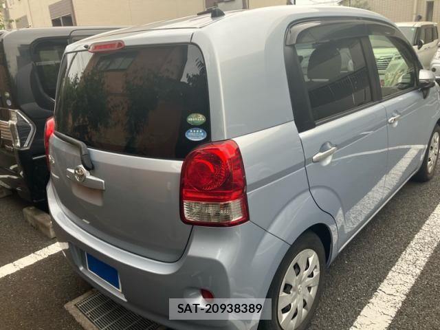 Toyota PORTE 2015-11 8037624-6