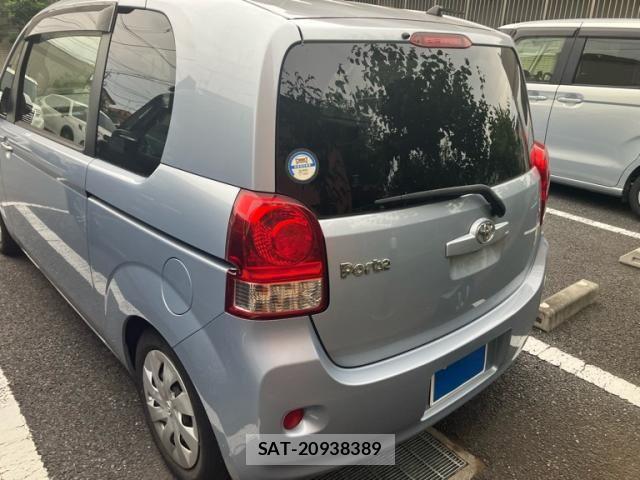 Toyota PORTE 2015-11 8037624-7