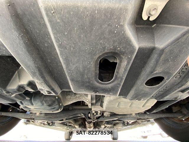 Toyota PORTE 2013-03 8037622-27
