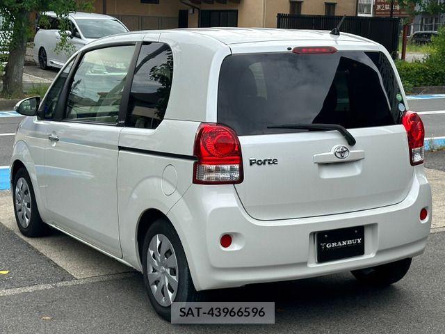 Toyota PORTE 2014-06 8075127-16