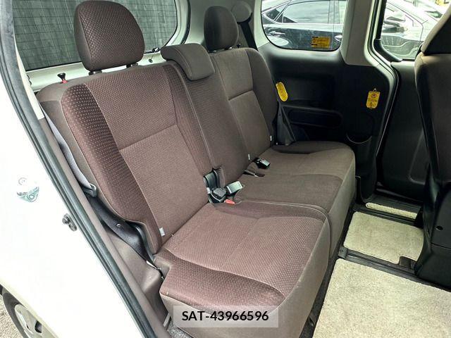 Toyota PORTE 2014-06 8075127-5
