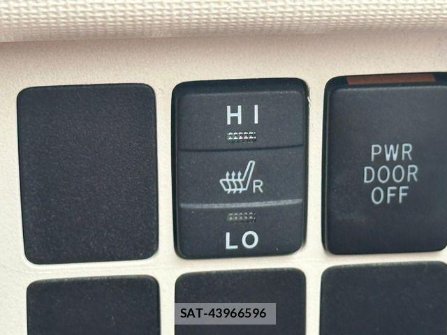 Toyota PORTE 2014-06 8075127-6