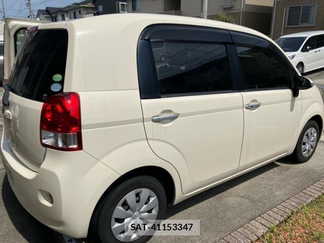 Toyota PORTE 2012-09 8075129-3