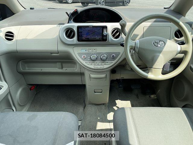 Toyota PORTE 2012-10 8101217-1