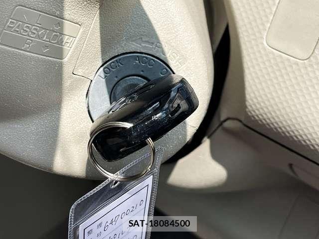 Toyota PORTE 2012-10 8101217-4