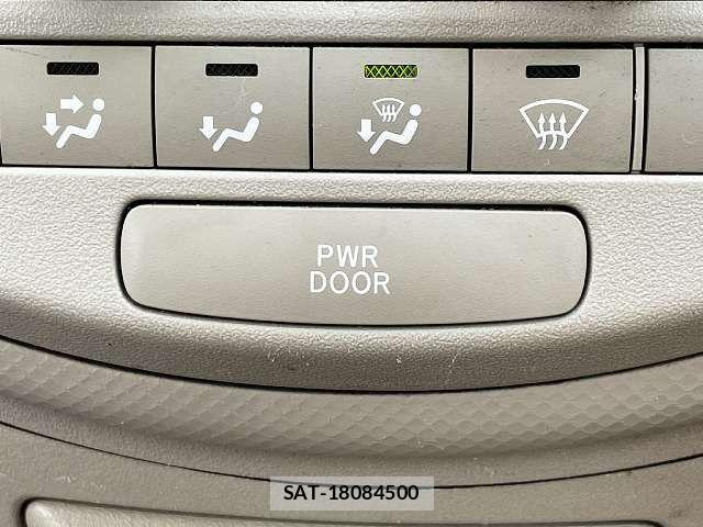 Toyota PORTE 2012-10 8101217-6