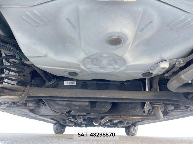 Toyota PORTE 2016-03 8131906-17