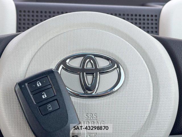 Toyota PORTE 2016-03 8131906-6
