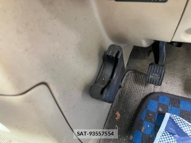 Toyota PORTE 2009-03 8146419-13