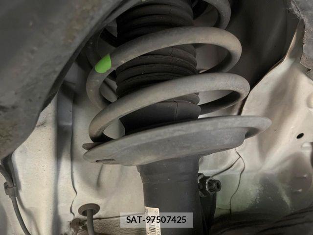 Toyota PORTE 2016-04 8209552-17